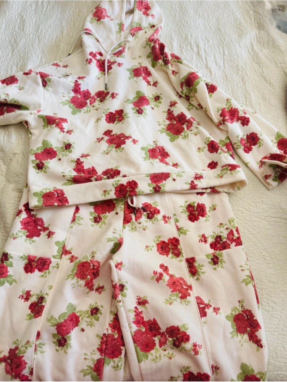 Olive & Oak Cream Floral Hooded Pajama Set with Red Rose Print